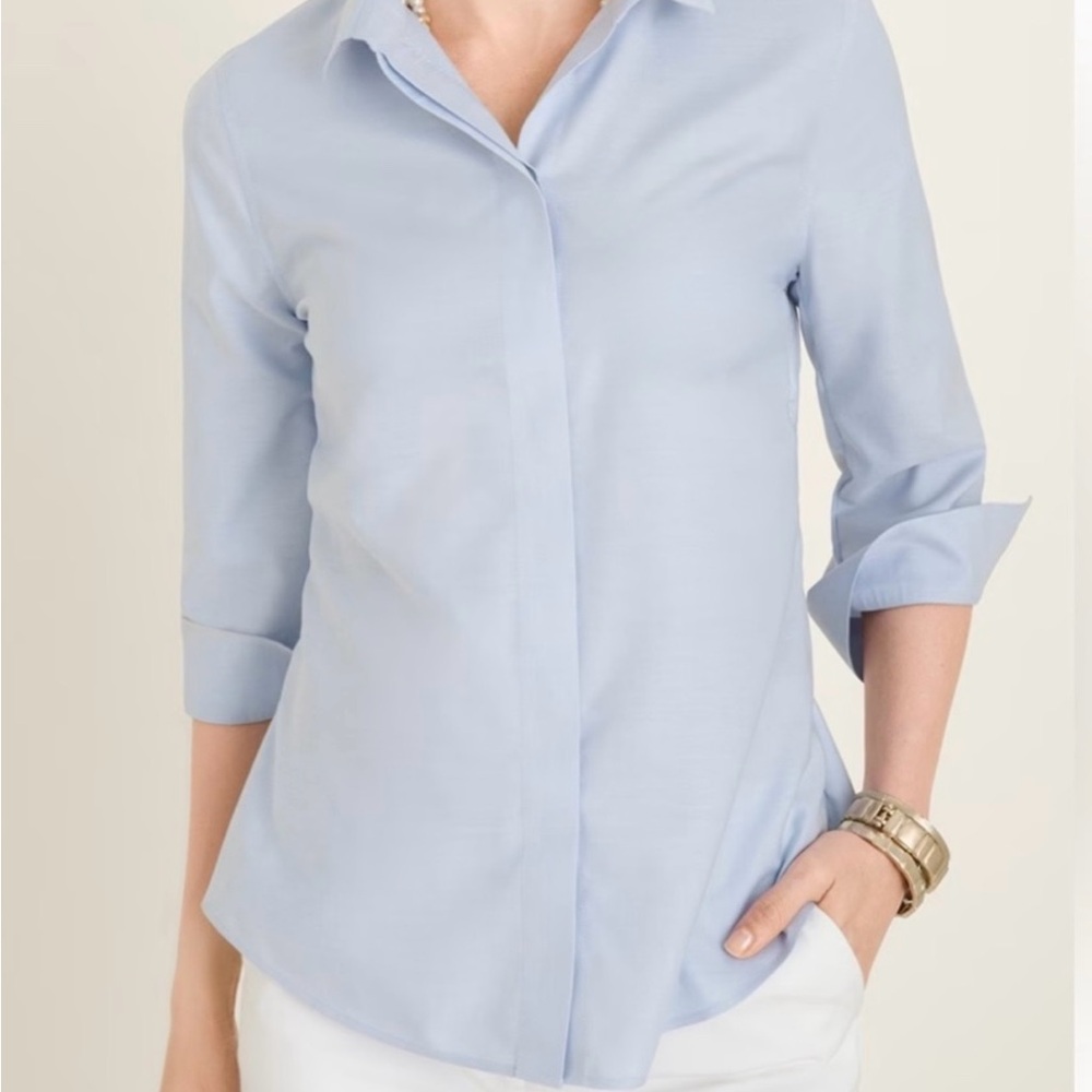Chico’s Size 0 US Small light Blue Sleeve 3/4 Button Down Shirt